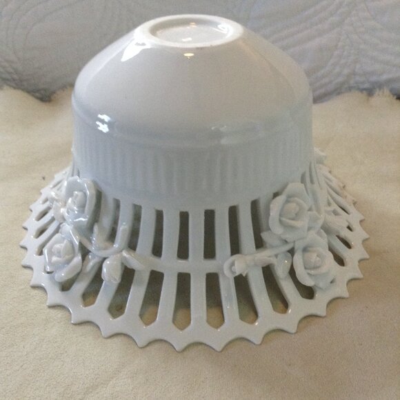 2 pc Pedestal and Basket, Woven (Reticulated) Porcelain, Glossy, Applied Roses - Picture 9 of 9